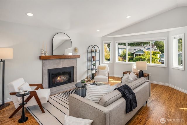 6723 Dibble Avenue NW, Seattle, WA 98117