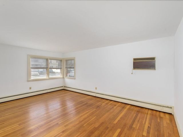 234 Foster St, Lowell, MA 01851