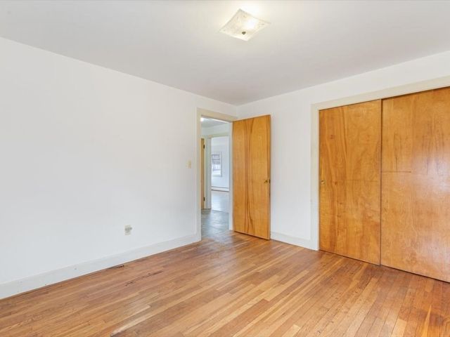 234 Foster St, Lowell, MA 01851