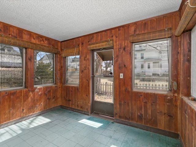 234 Foster St, Lowell, MA 01851