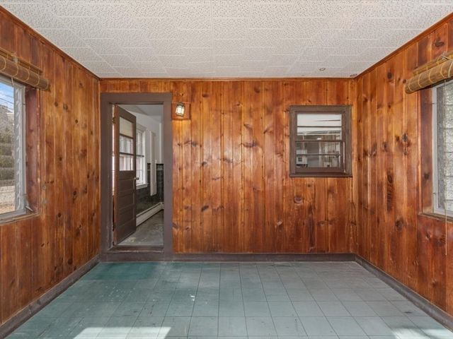 234 Foster St, Lowell, MA 01851