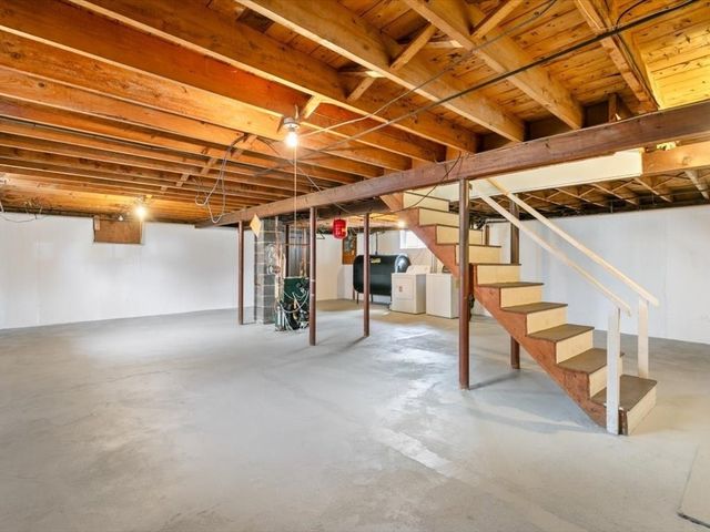 234 Foster St, Lowell, MA 01851