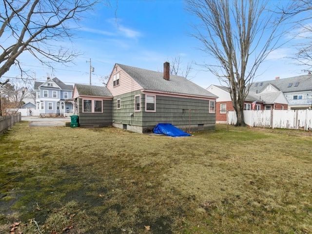 234 Foster St, Lowell, MA 01851