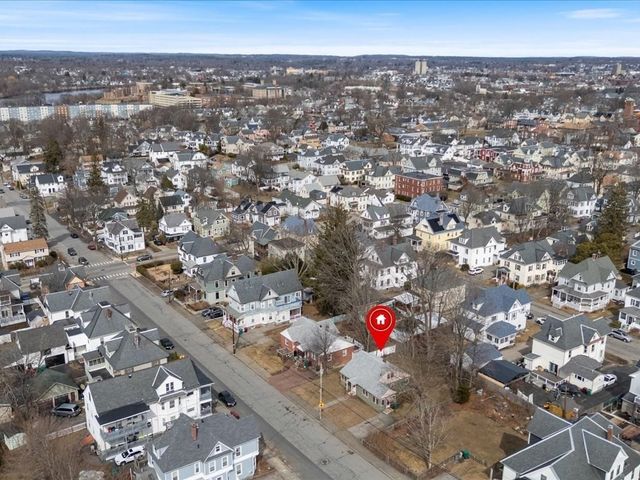 234 Foster St, Lowell, MA 01851