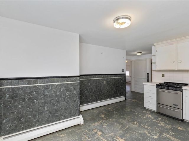 234 Foster St, Lowell, MA 01851