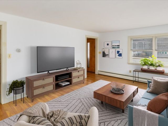 234 Foster St, Lowell, MA 01851