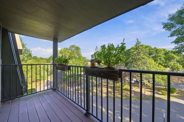 2200 Nevada Avenue S 312, Saint Louis Park, MN 55426