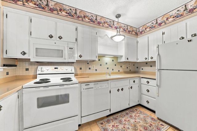 2200 Nevada Avenue S 312, Saint Louis Park, MN 55426