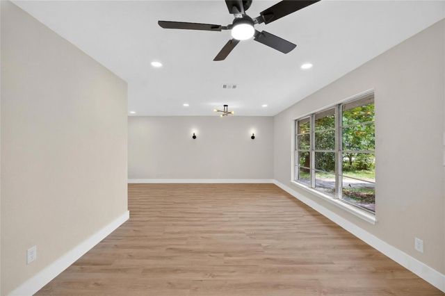 1726 Pecan Ln, Stafford, TX 77477