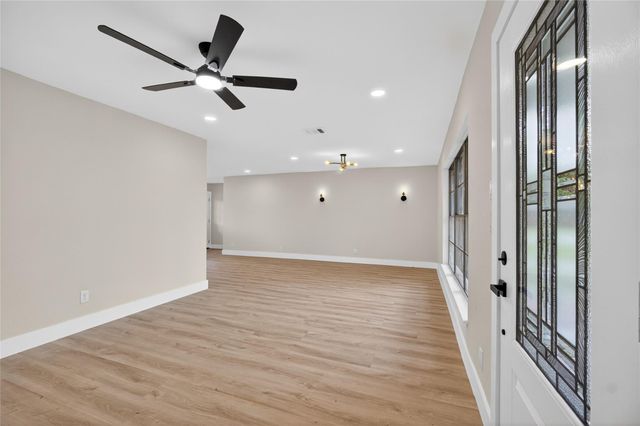 1726 Pecan Ln, Stafford, TX 77477