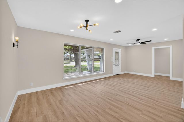 1726 Pecan Ln, Stafford, TX 77477