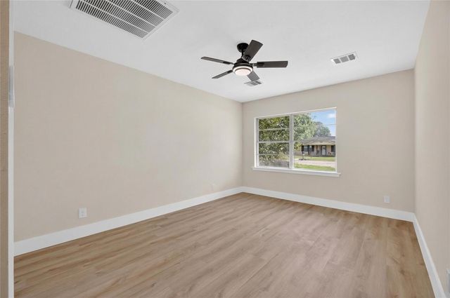 1726 Pecan Ln, Stafford, TX 77477