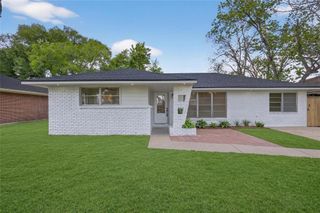 1726 Pecan Ln, Stafford, TX 77477