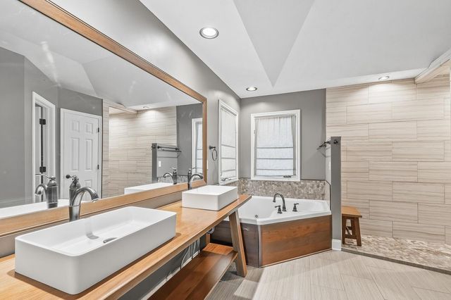 507 N Bay Country St, Wichita, KS 67235