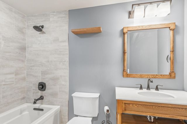 507 N Bay Country St, Wichita, KS 67235