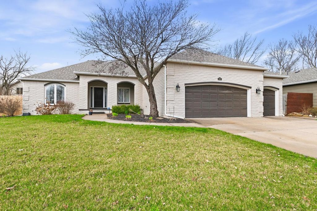507 N Bay Country St, Wichita, KS 67235
