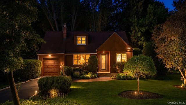9 Sheep Pasture Lane, Huntington, NY 11743