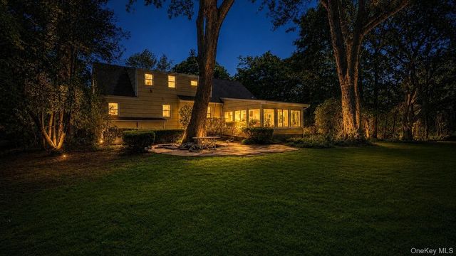 9 Sheep Pasture Lane, Huntington, NY 11743