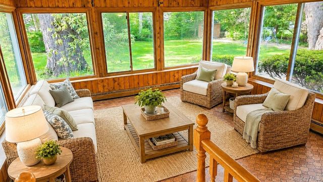 9 Sheep Pasture Lane, Huntington, NY 11743