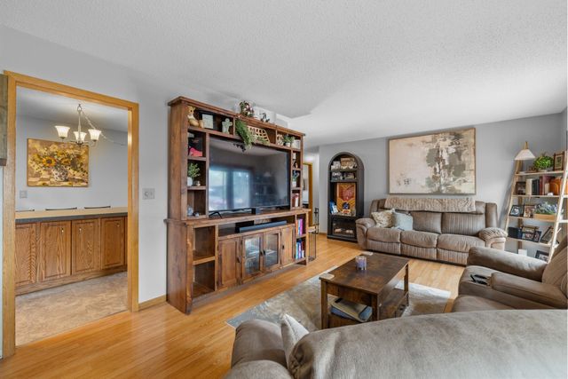 1624 12TH ST SW, Minot, ND 58701
