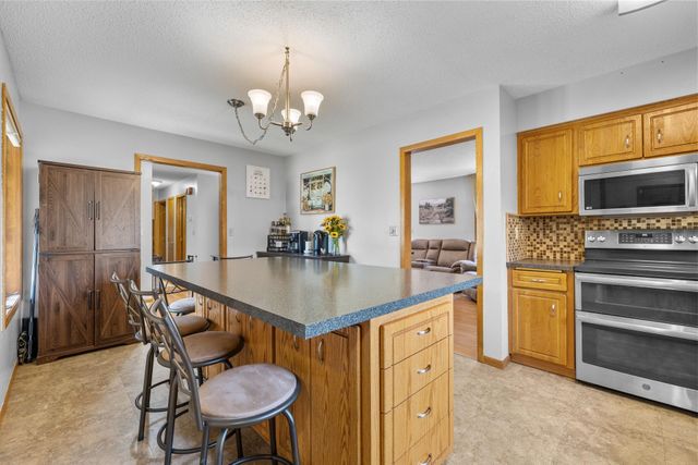 1624 12TH ST SW, Minot, ND 58701