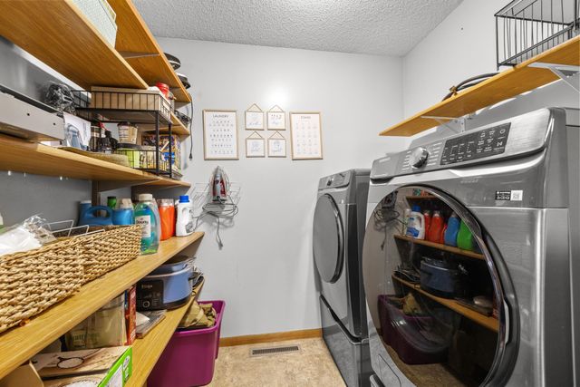 1624 12TH ST SW, Minot, ND 58701