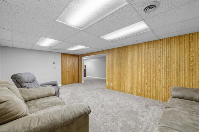 1624 12TH ST SW, Minot, ND 58701