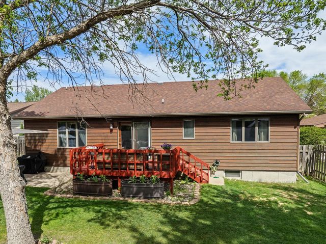 1624 12TH ST SW, Minot, ND 58701