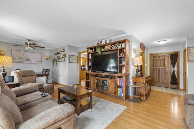 1624 12TH ST SW, Minot, ND 58701