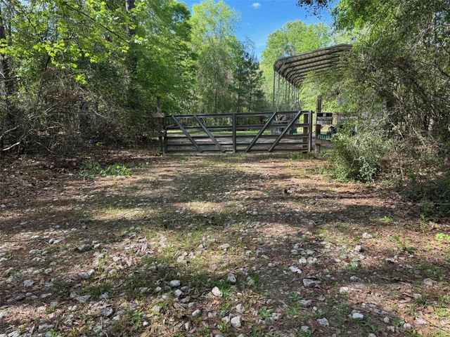 10586 Holland Road, Kountze, TX 77625