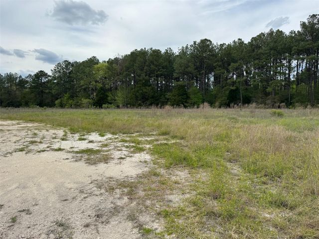 10586 Holland Road, Kountze, TX 77625