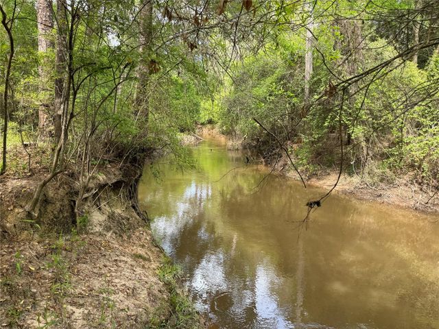 10586 Holland Road, Kountze, TX 77625