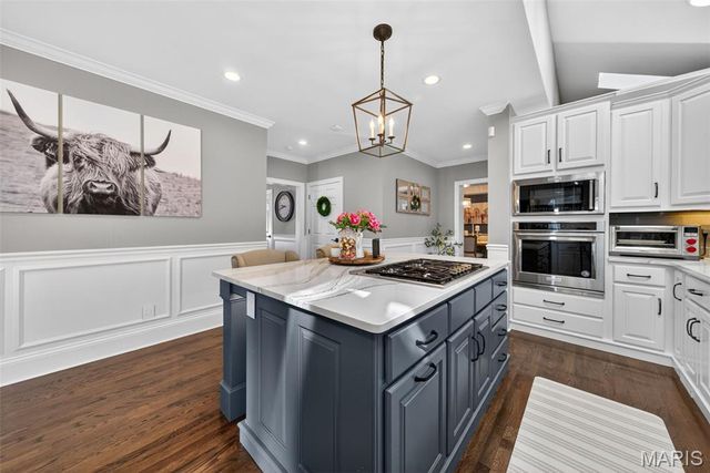 9801 Hilltop Drive, Sunset Hills, MO 63128