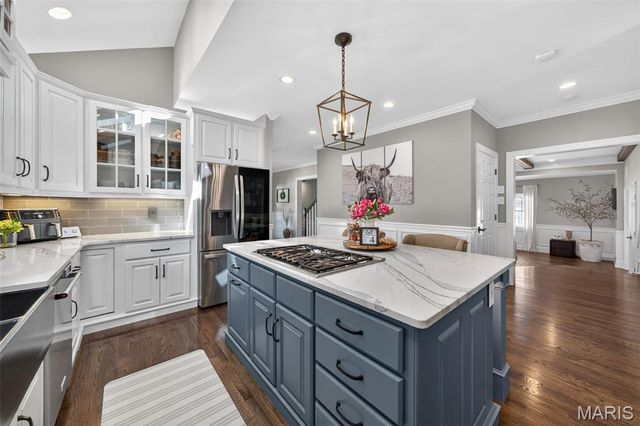 9801 Hilltop Drive, Sunset Hills, MO 63128