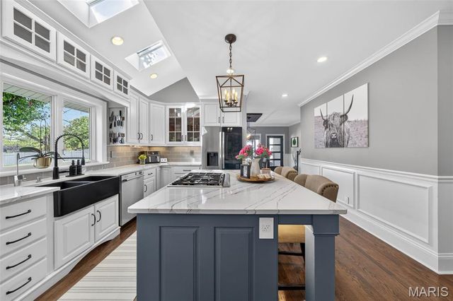 9801 Hilltop Drive, Sunset Hills, MO 63128