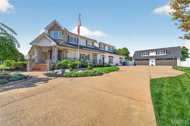 9801 Hilltop Drive, Sunset Hills, MO 63128
