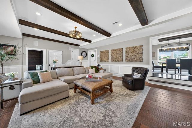 9801 Hilltop Drive, Sunset Hills, MO 63128