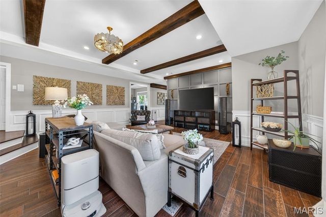 9801 Hilltop Drive, Sunset Hills, MO 63128