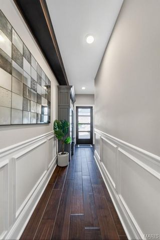 9801 Hilltop Drive, Sunset Hills, MO 63128