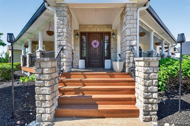 9801 Hilltop Drive, Sunset Hills, MO 63128