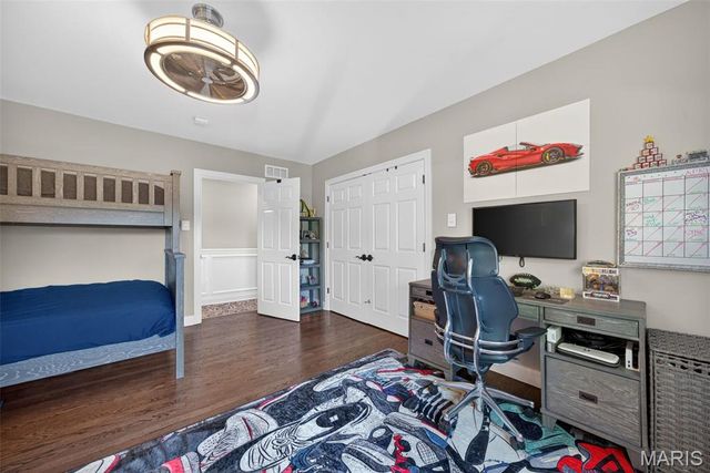 9801 Hilltop Drive, Sunset Hills, MO 63128