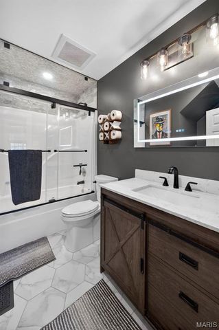 9801 Hilltop Drive, Sunset Hills, MO 63128