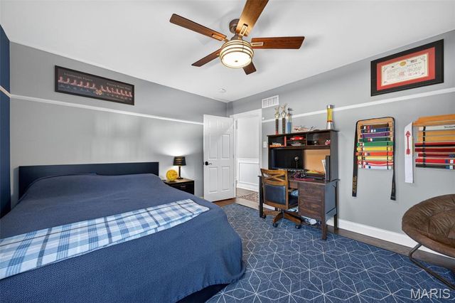 9801 Hilltop Drive, Sunset Hills, MO 63128