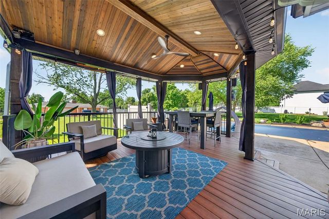 9801 Hilltop Drive, Sunset Hills, MO 63128