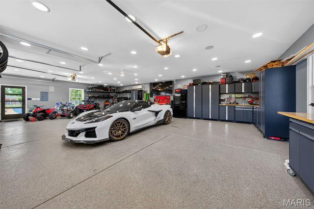 9801 Hilltop Drive, Sunset Hills, MO 63128