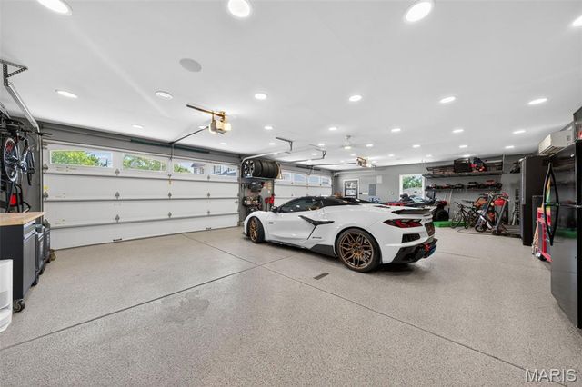 9801 Hilltop Drive, Sunset Hills, MO 63128
