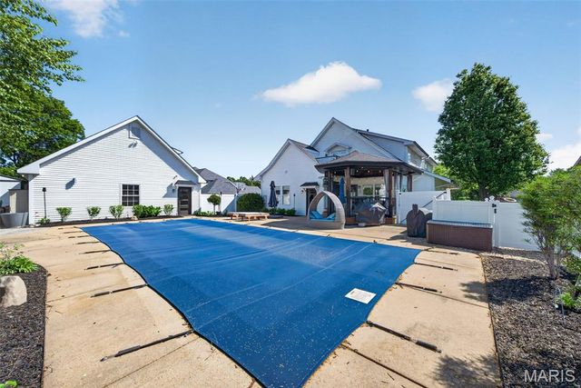 9801 Hilltop Drive, Sunset Hills, MO 63128