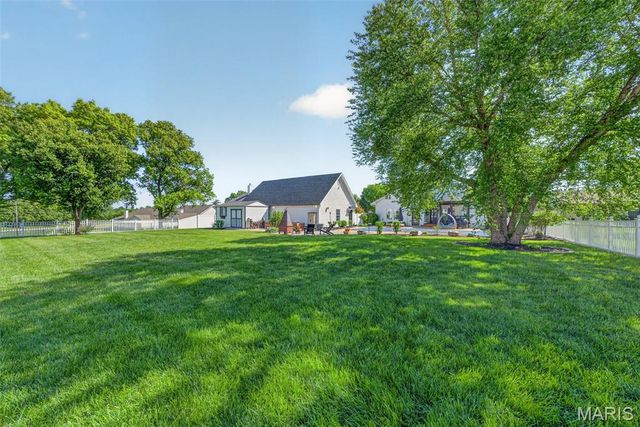 9801 Hilltop Drive, Sunset Hills, MO 63128
