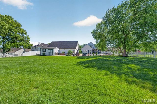9801 Hilltop Drive, Sunset Hills, MO 63128