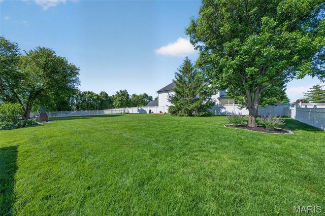 9801 Hilltop Drive, Sunset Hills, MO 63128